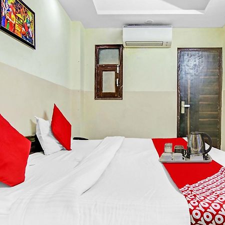 Super Hotel O Royal Green New Delhi Extérieur photo