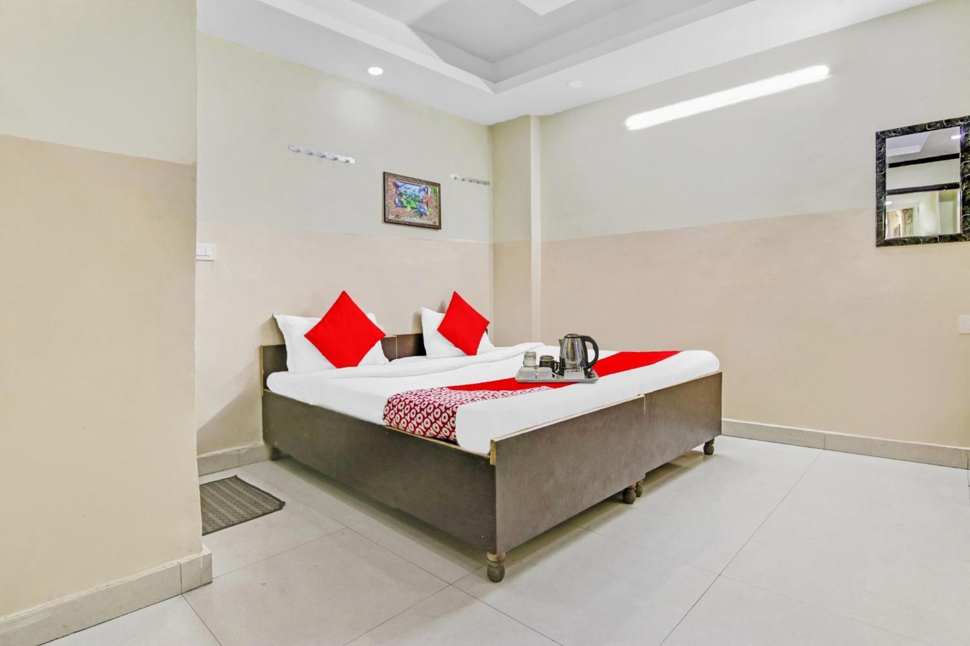 Super Hotel O Royal Green New Delhi Extérieur photo