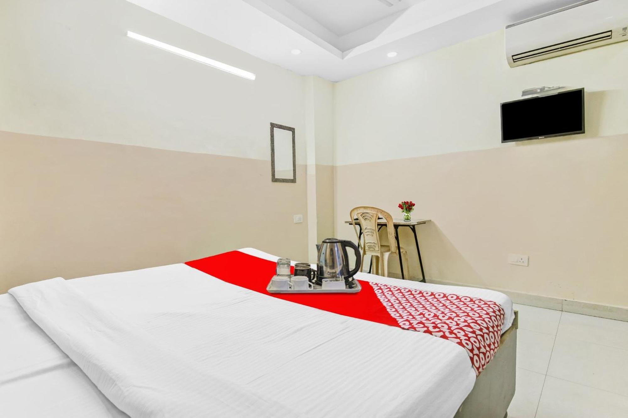 Super Hotel O Royal Green New Delhi Extérieur photo